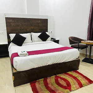 S R Palace Near Delhi International Airport *** New Delhi